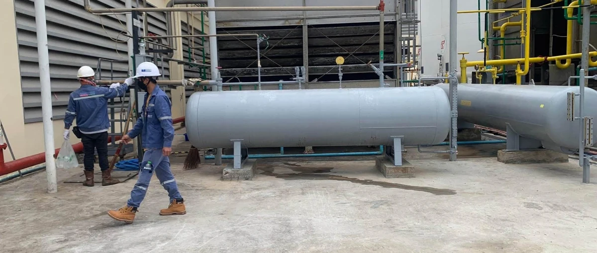 ภาพรวมตัวเครื่อง Evaporative Condenser และอุปกรณ์ประกอบหน้างาน
